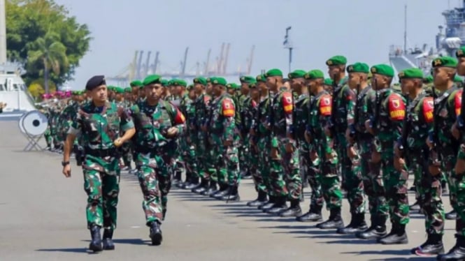 VIVA Militer: Pangdam V/Brawijaya cek kesiapan pasukan Satgas Pamtas RI-PNG