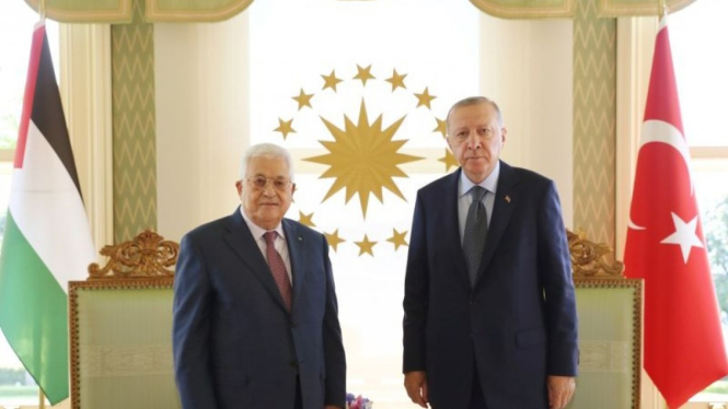 Presiden Turki Tayyip Erdogan bertemu dengan Presiden Palestina Mahmoud Abbas.