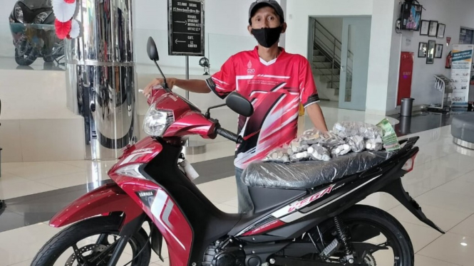 Musa Firuddin beli motor pakai uang koin