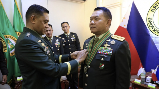 Jenderal Tni Dudung Dapat Bintang Kehormatan Dari Panglima Ad Filipina