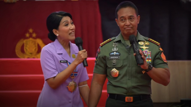 VIVA Militer: Ketua Umum Dharma Pertiwi Hetty dan Jenderal TNI AP