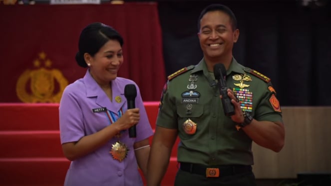 VIVA Military: Presidente en Jefe de Dharma Pertiwi Hetti y General AP del TNI