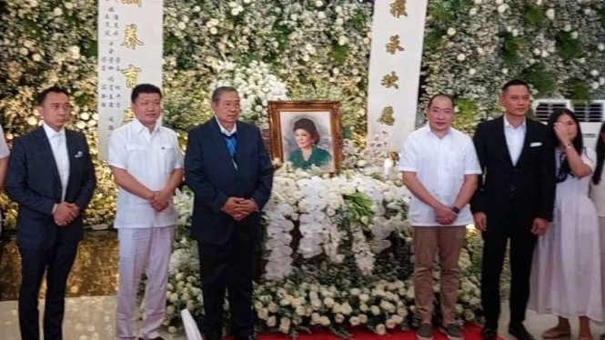 SBY dan anak-anaknya datang melayat istri mendiang bos Sritex