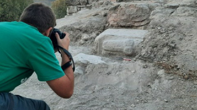 Arkeolog temukan ukiran penis jumbo di permukiman Romawi.
