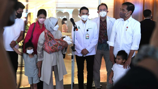 Presiden dan Ibu Negara Iriana Jokowi Menjemput Cucu ke-5 Mereka