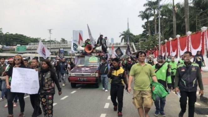 Driver ojol demo di DPR.