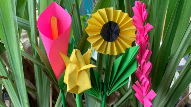 Cara membuat bunga dari kertas origami