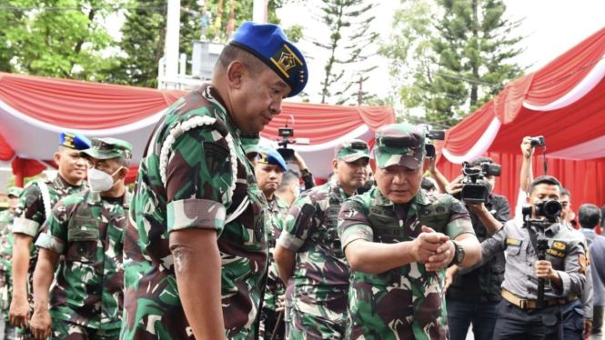 VIVA Militer: Kasad Jenderal TNI Dudung bersama Danpuspomad Letjen Chandra