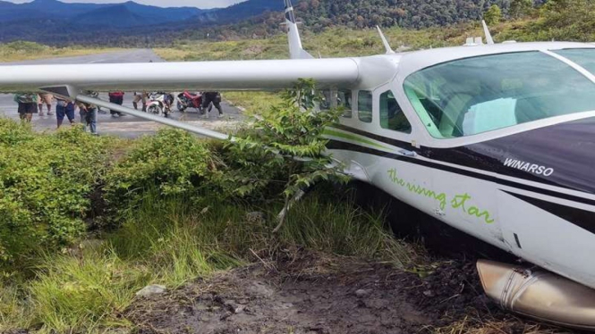 Pesawat Smart Aviation tergelincir di Bandara Udara Sinak, Papua