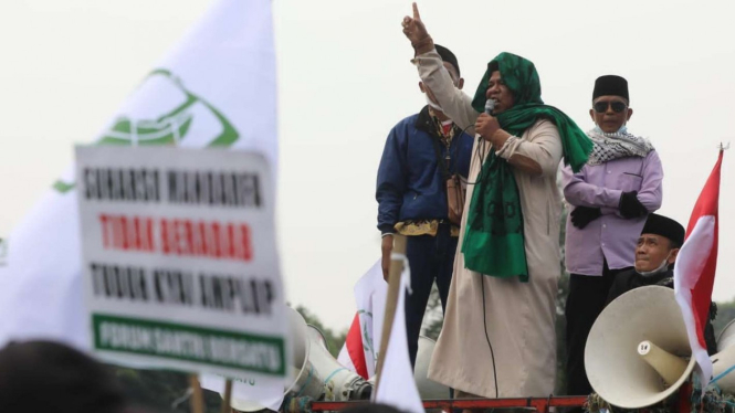 Aksi Demo Forum Santri Bersatu di Patung Kuda Jakarta