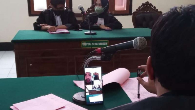 Sidang terdakwa Kurtubi di PN Surabaya.