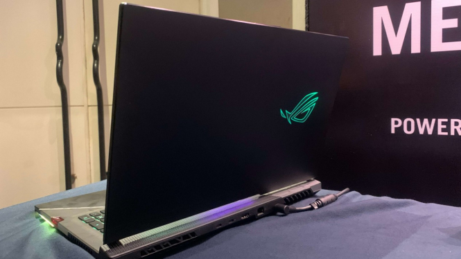 ROG Strix SCAR 17 SE.