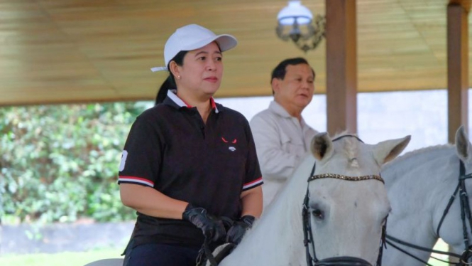 Ketua DPP PDIP Puan Maharani saat berkuda bersama Ketua Umum Gerindra Prabowo Subianto.