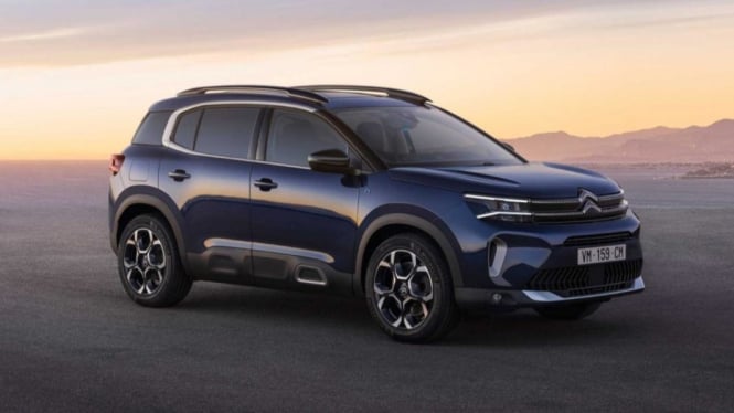 Ilustrasi gambar mobil Citroen C5 Aircross Facelift