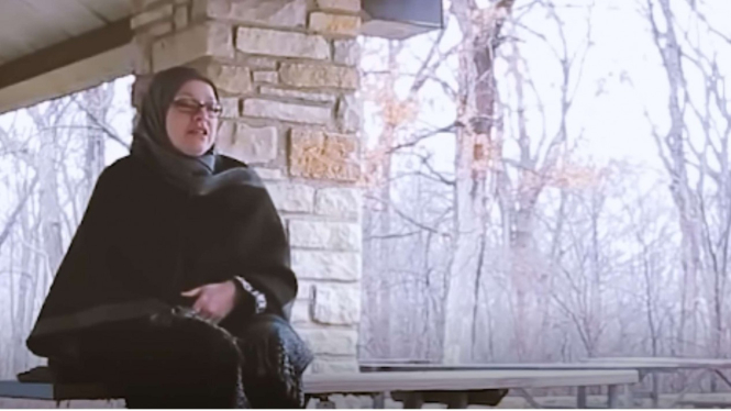 Kisah mualaf seorang wanita bernama Karen yang takut Al-Qur'an