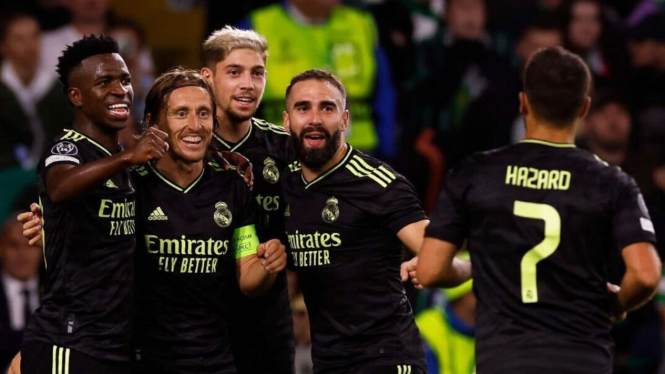 Para Pemain Real Madrid Merayakan Gol ke Gawang Celtic