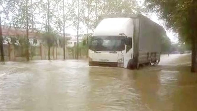 Banjir di kawasan Industi Oleg Balaraja, Kabupaten Tangerang.