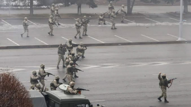 VIVA Militer: Kontak tembak pasukan Rusia dengan unit militer Ukraina