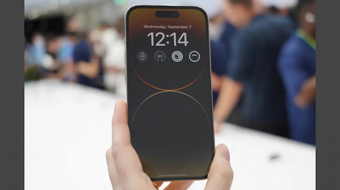 Fitur always-on di iPhone 14 Pro Max.