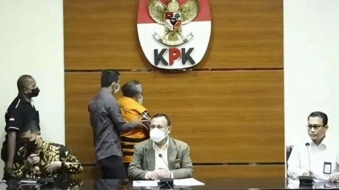 KPK konferensi pers penahanan Bupati Mimika Eltinus Omaleng.