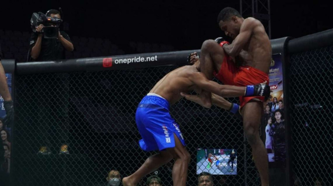 Paskalis Tanoi Vs Mirwandi Arisnako di Fight Night 62 One Pride MMA ANTV