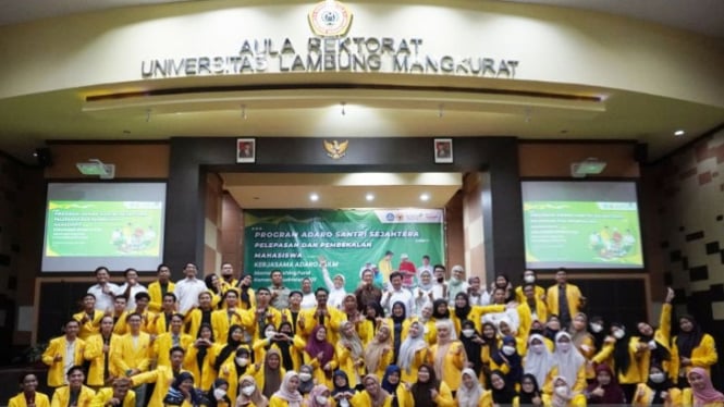 Pelepasan dan pembekalan mahasiswa ULM Program Adaro Santri Sejahtera 