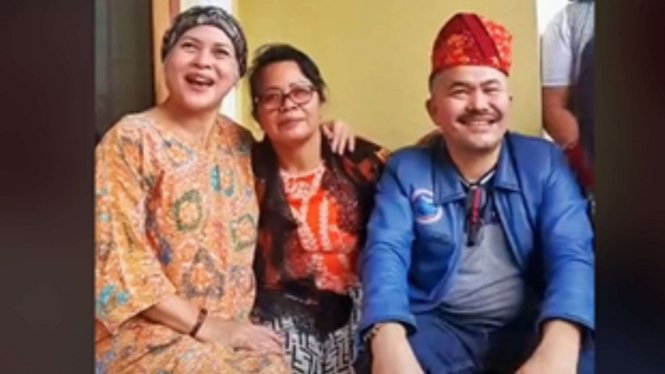 Irma Hutabarat, Ibunda Brigadir J, Kamaruddin Simanjuntak