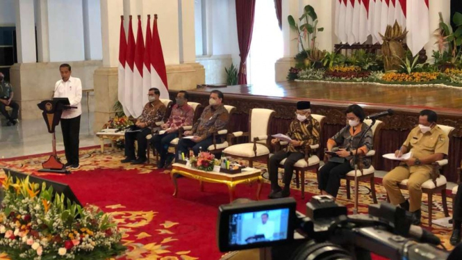 Presiden Jokowi saat rapat pengendalian inflasi di Istana.