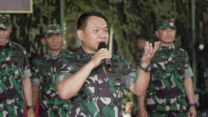 VIVA Militer: KSAD Jenderal TNI Dudung saat temui pasukan Yonif 132/Bima Sakti
