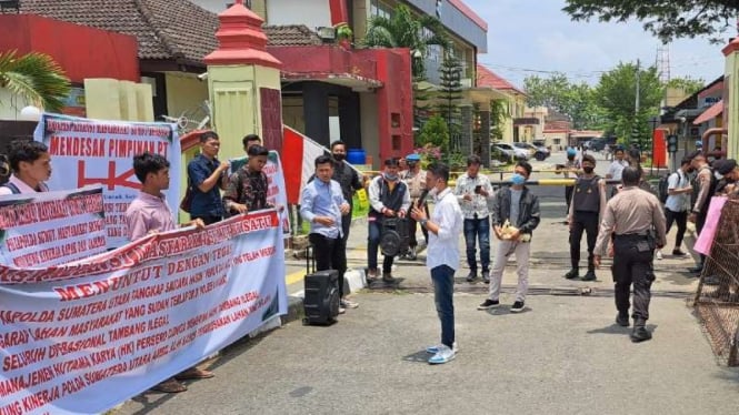 Galian C Proyek Tol Hutama Karya dituding Ilegal.