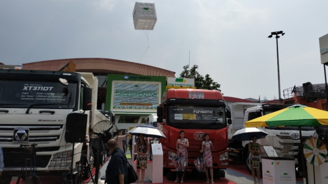 Booth PT Gaya Makmur Mobil (GMM) di Pameran Mining Indonesia 2022