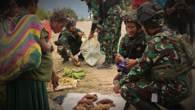 VIVA Militer: Pasukan Yonif Para Raider 305/Tengkorak, Kostrad, TNI.