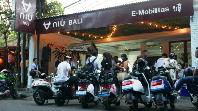 Diler motor listrik NIU di Bali