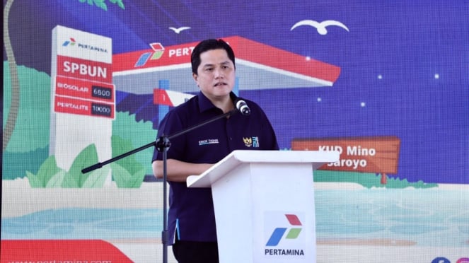 Menteri BUMN RI, Erick Thohir memberikan sambutan dalam acara Peresmian Inisiasi Program Solusi Nelayan di SPBUN 48.532.04 KUD Minu Suroyo PPS Cilacap, Jawa Tengah, Sabtu, (17/9/22).