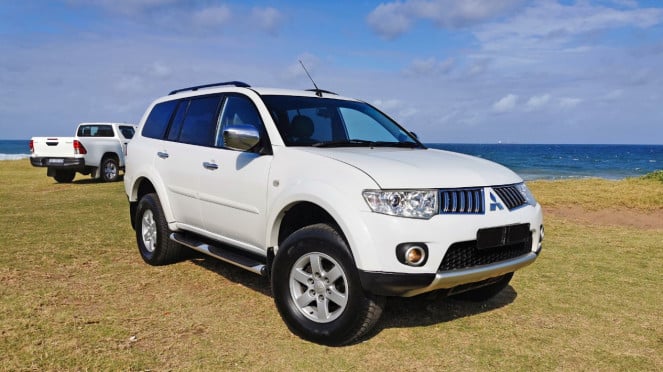 Mitsubishi Pajero Sport generasi kedua.