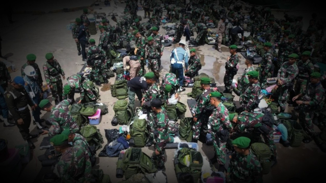 VIVA Militer: Intel dan PM TNI geledah pasukan Yonif 123 dan Yonif 410.