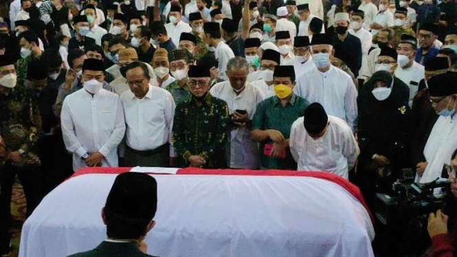 Salat Jenazah Ketua Dewan Pers Azyumardi Azra di Ciputat, Tangsel