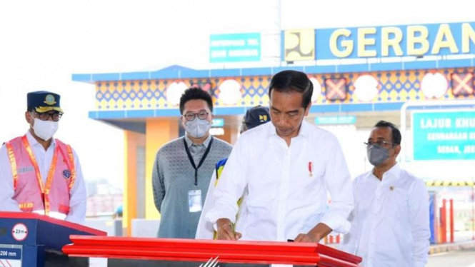 Presiden Joko Widodo meresmikan Tol Serpong-Balaraja (Serbaraja) Seksi 1A.
