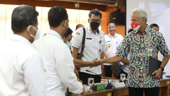 Gubernur Jawa Tengah Ganjar Pranowo saat menerima kunjungan saat menerima kunjungan Sekretariat Kerja Kunci Bersama di Kantor Gubernur Jawa Tengah, Semarang, Rabu, 21 September 2022.
