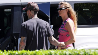 Isu Perselingkuhan, Adam Levine dan Behati Prinsloo Tampil Mesra