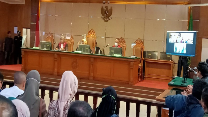 Sidang vonis Ade Yasin