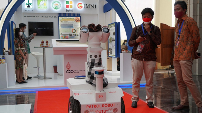 AI Automated Patrol Robot Telkomsel.