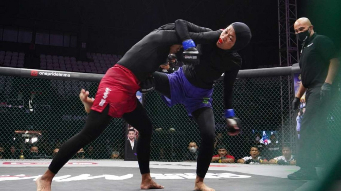 Nurul Azizah vs Mawiyah di Fight Night 62 One Pride MMA ANTV