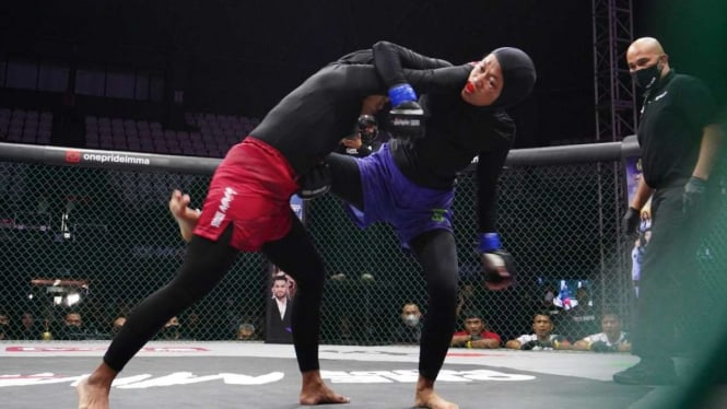 Nurul Azizah vs Mawiyah di Fight Night 62 One Pride MMA ANTV