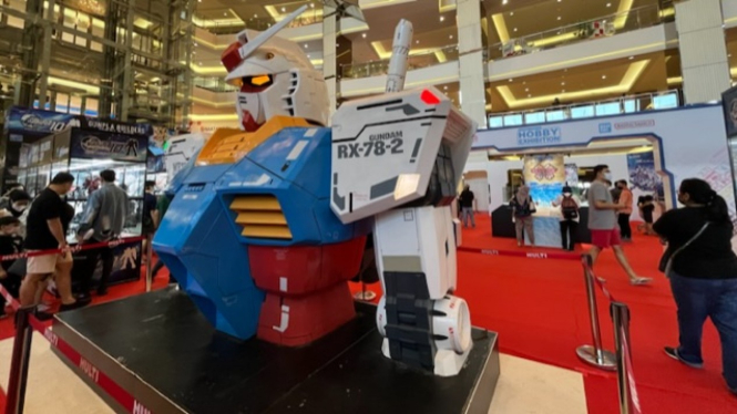 Patung Gundam RX-78-2