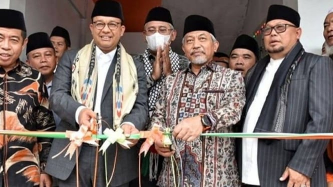 Gubernur DKI Anies Baswedan dan Presiden PKS Ahmad Syaikhu.
