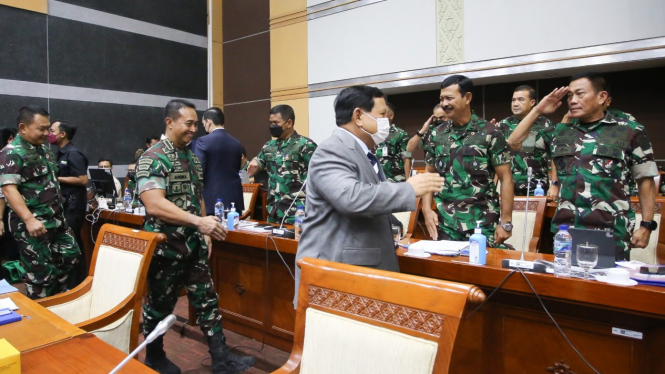 Rapat Kerja Komisi 1 DPR RI dengan Menhan, Panglima TNI, KASAD, KASAU, KASAL
