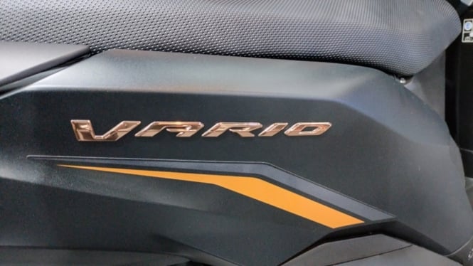 Tulisan Vario di Motor Honda Baru
