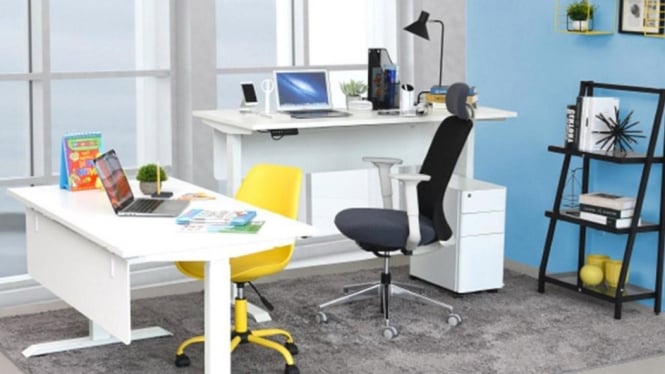 Meja dan kursi kantor