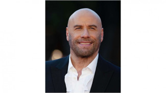 Aktor John Travolta Diisukan Pernah Mencium Seorang Terapis Pria